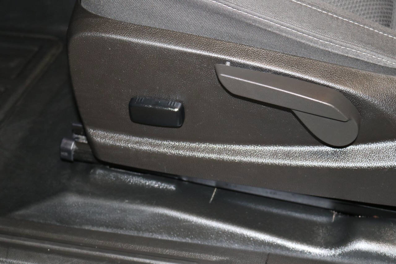 Used 2022 Chevrolet Colorado LT w/ Fleet Safety Package image 59