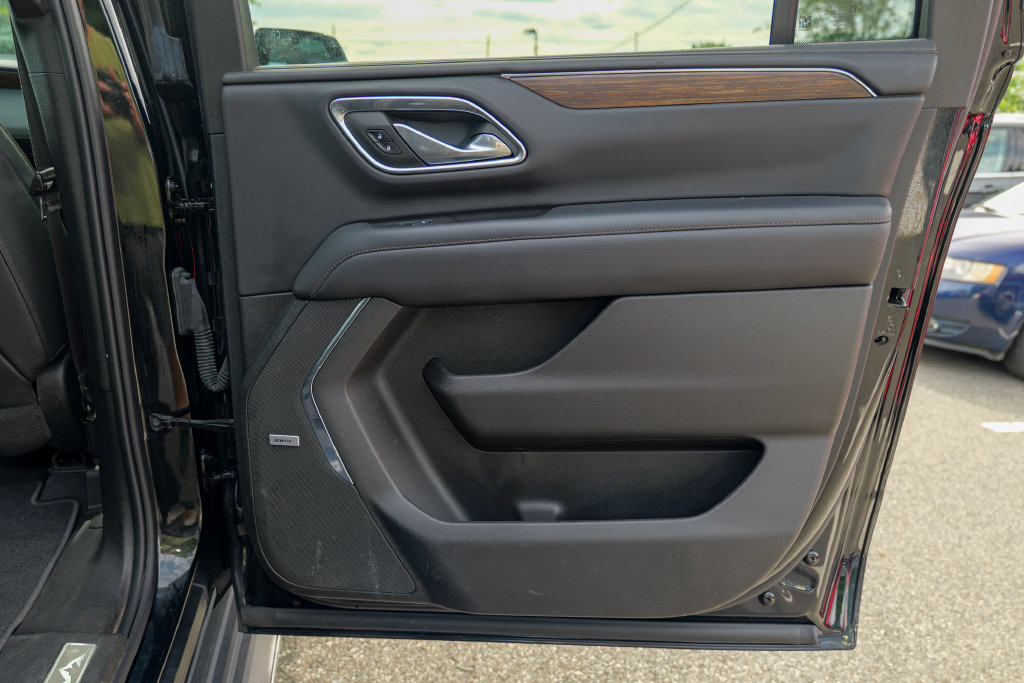 Used 2023 Chevrolet Suburban High Country AWD/4WD image 31