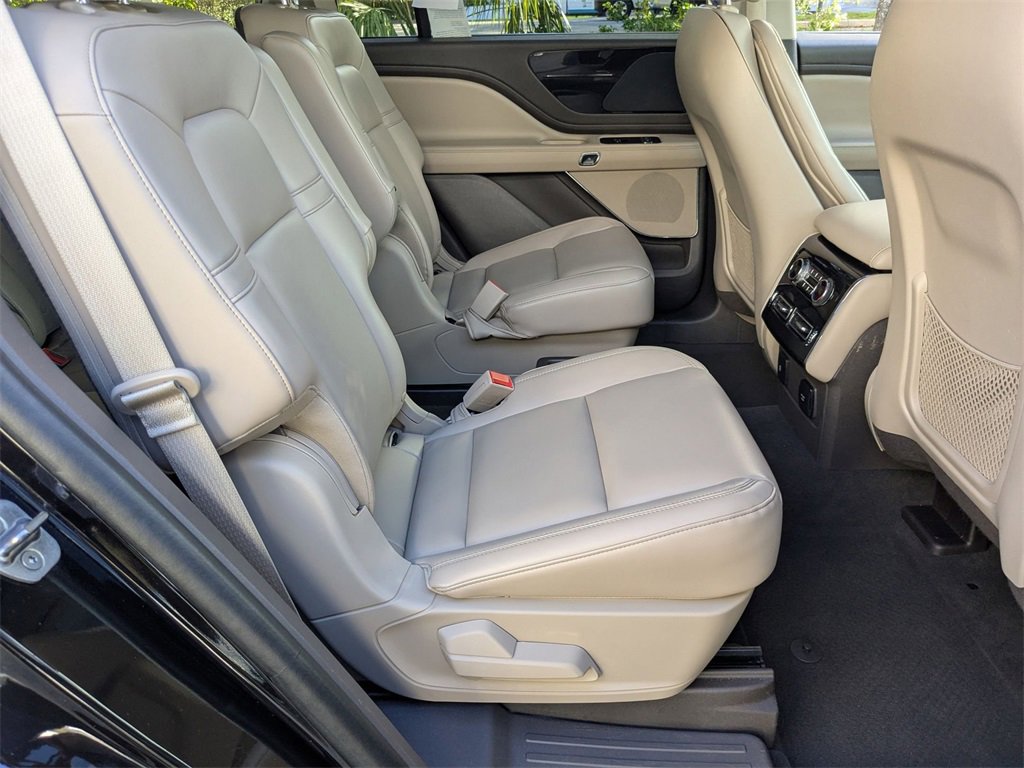 Used 2024 Lincoln Aviator AWD w/ Premium Package image 31