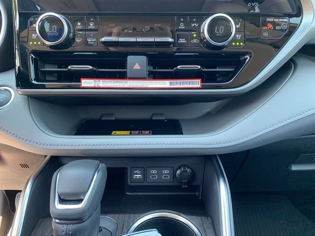 New 2025 Toyota Highlander Platinum AWD/4WD image 20