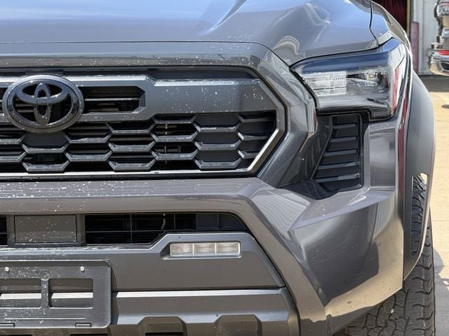 Used 2024 Toyota Tacoma TRD Off-Road AWD/4WD image 7