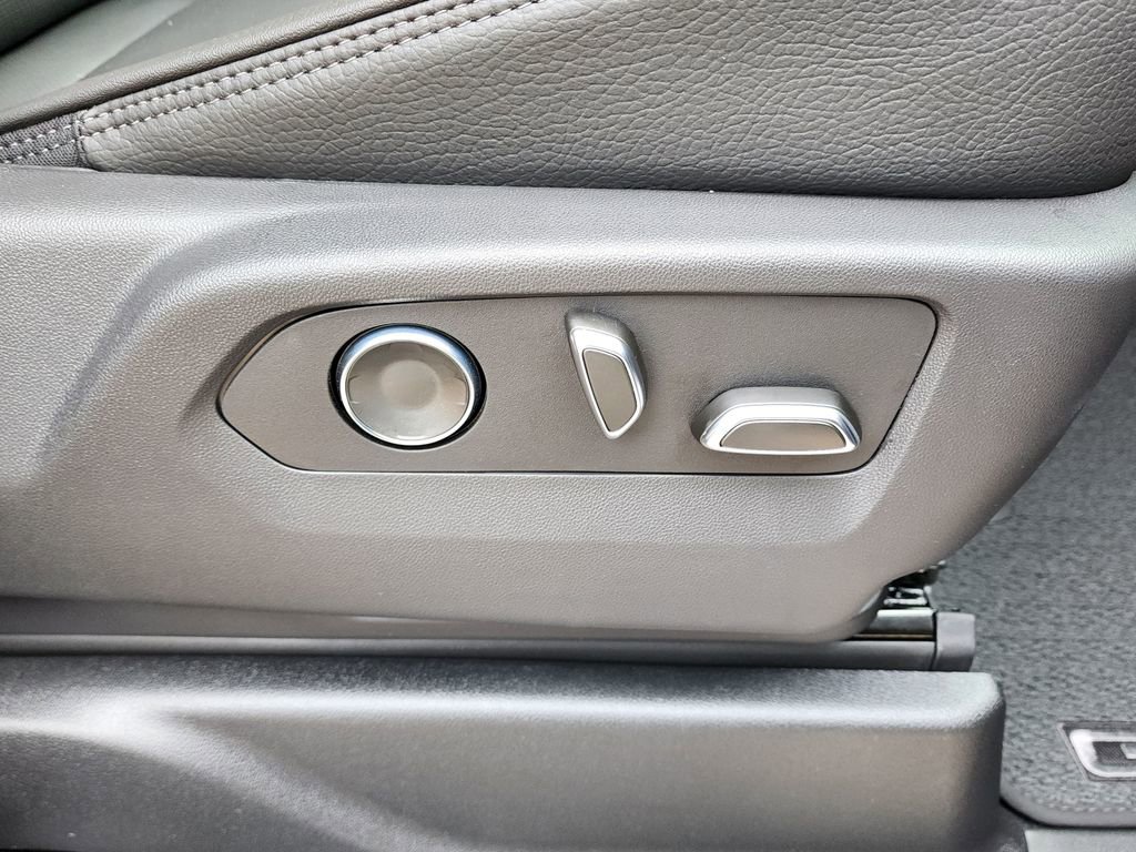 New 2026 GMC Yukon Denali AWD/4WD image 48