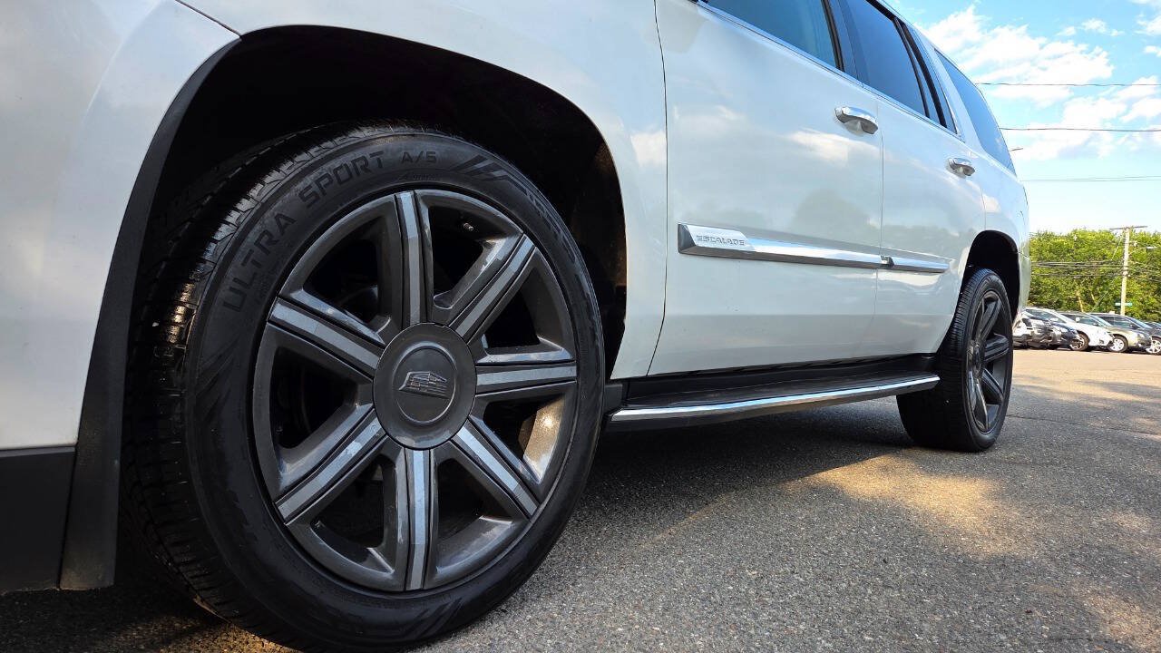 Used 2017 Cadillac Escalade Luxury AWD/4WD image 8