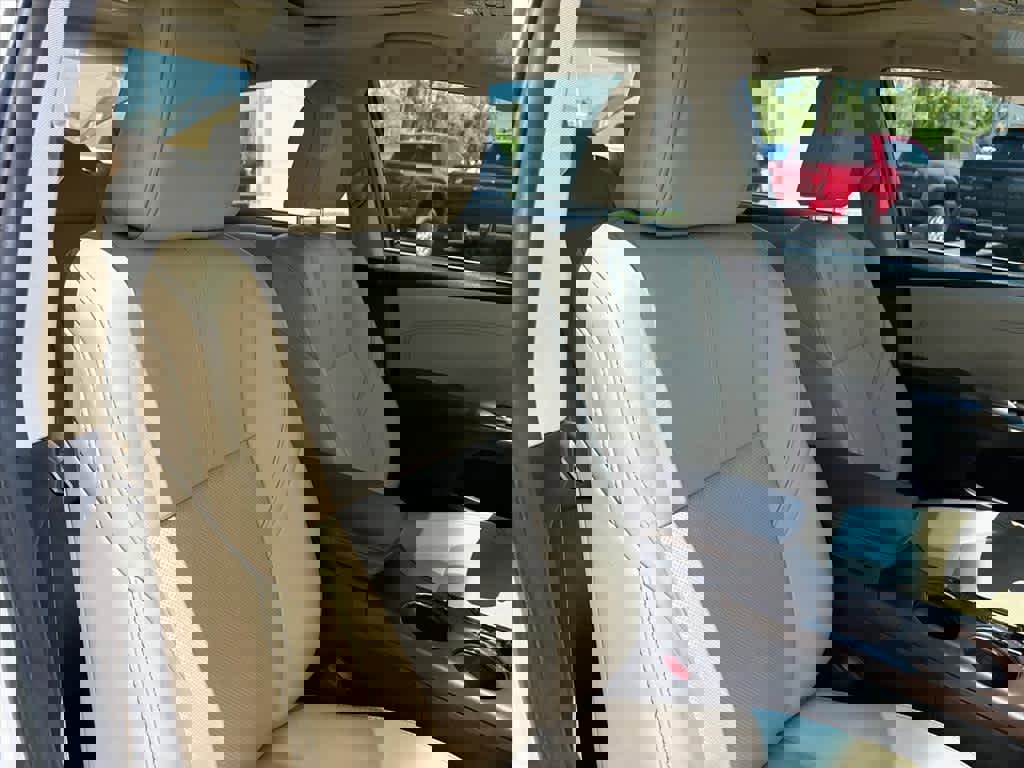 Used 2015 Toyota Avalon Limited FWD image 6