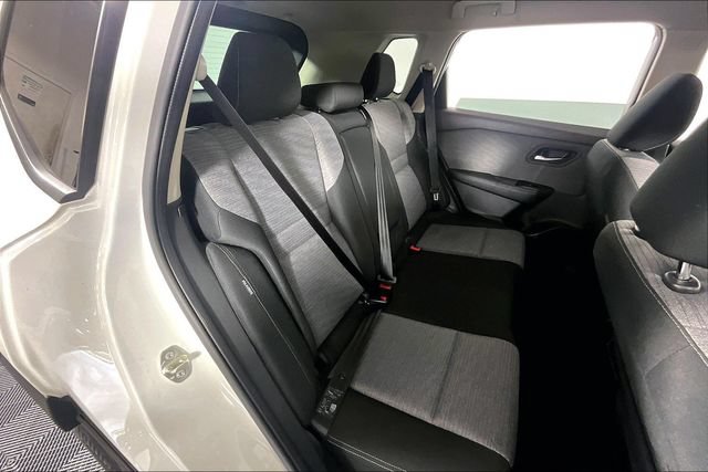 Used 2023 Nissan Rogue SV AWD/4WD image 29