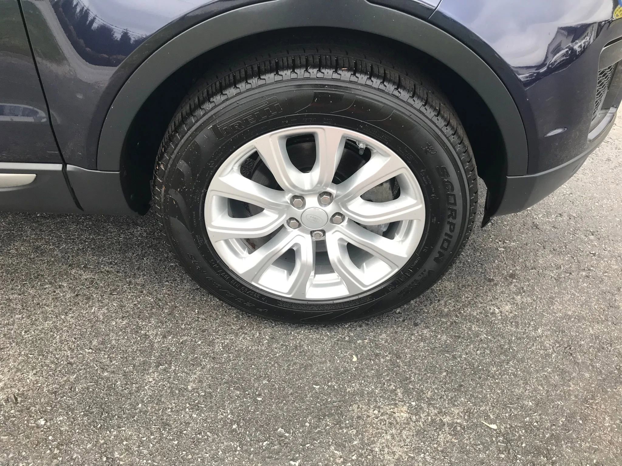 Used 2018 Land Rover Range Rover Evoque image 44