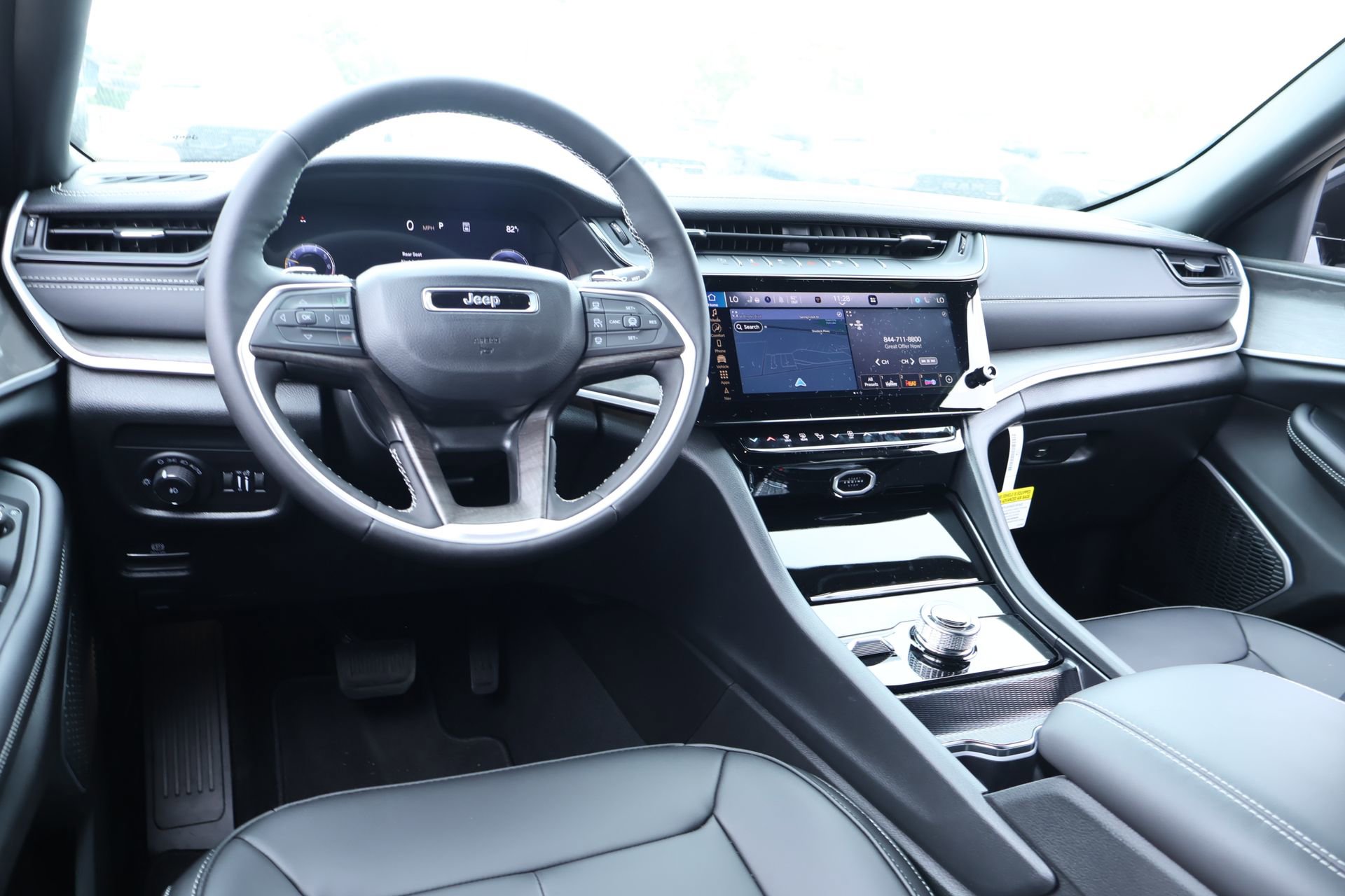 New 2026 Jeep Grand Cherokee Limited AWD/4WD image 2