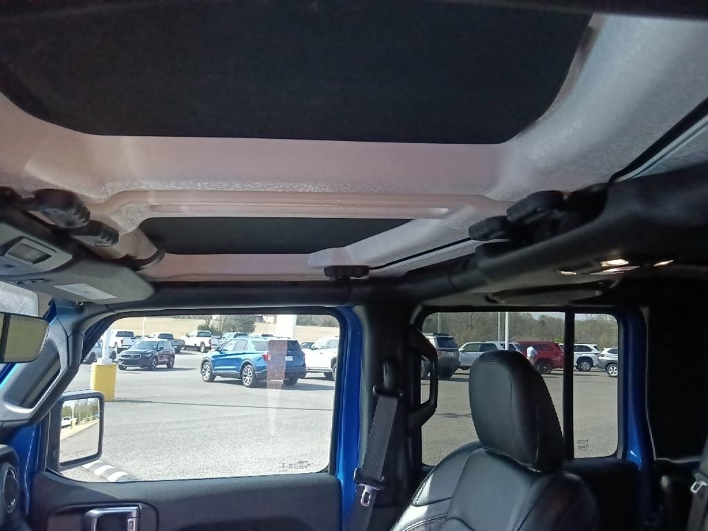 Used 2022 Jeep Gladiator Overland image 13