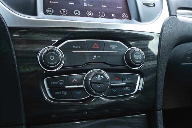 Used 2019 Chrysler 300 Touring w/ Sport Appearance Package RWD image 18