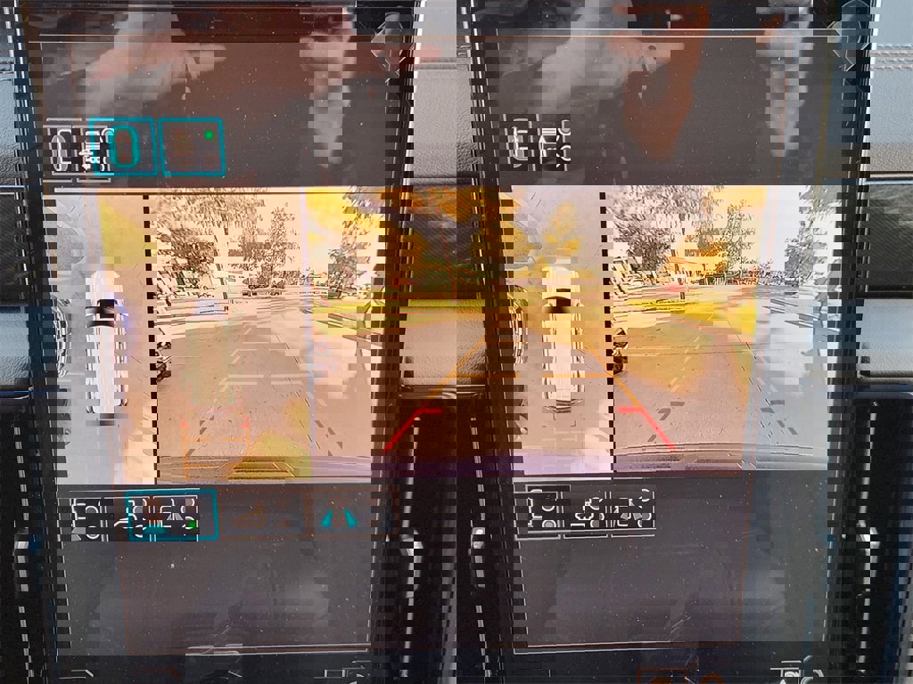 New 2026 GMC Yukon AT4 w/ AT4 Premium Package image 12