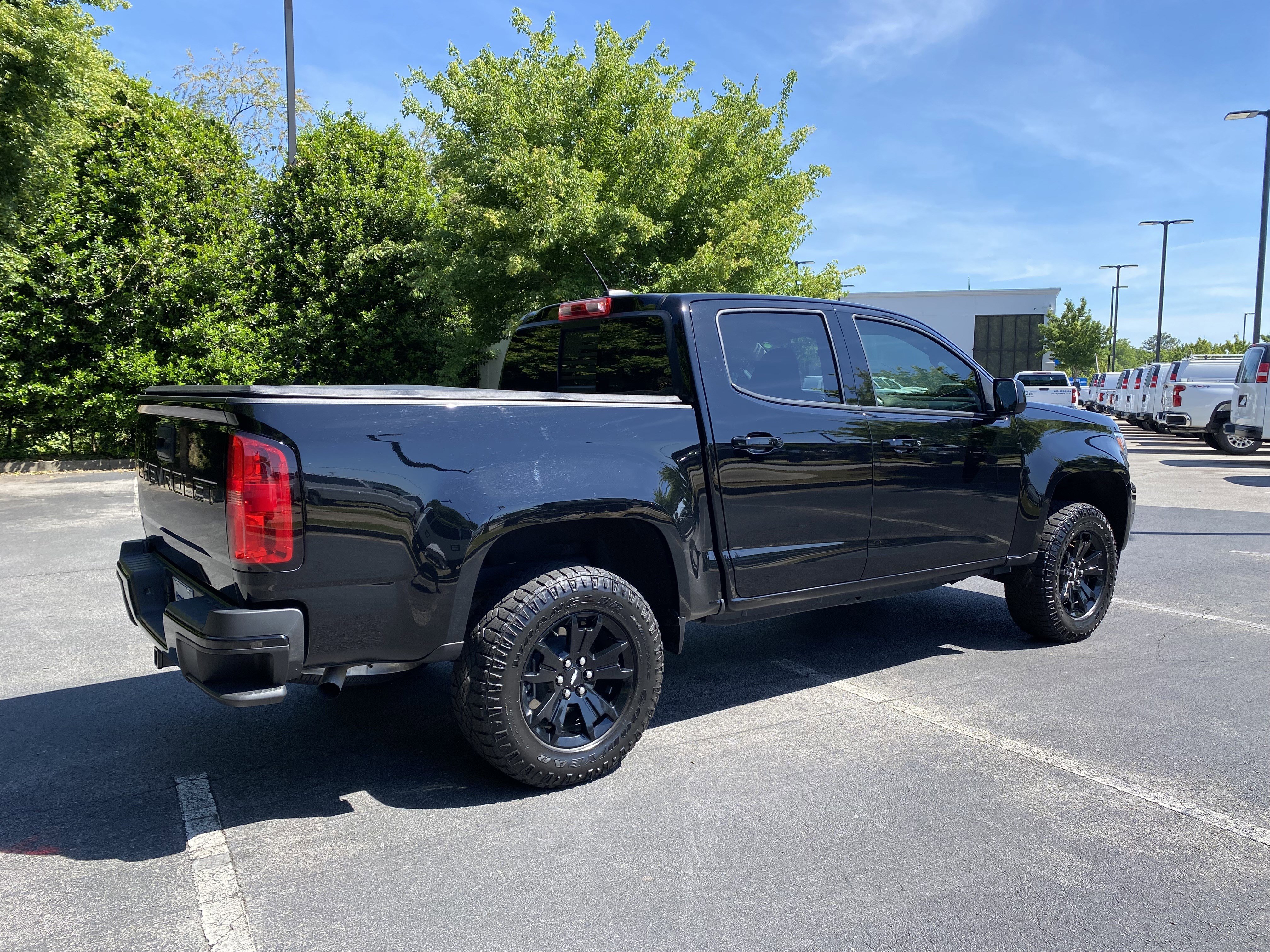 Used 2022 Chevrolet Colorado LT w/ Luxury Package RWD image 9