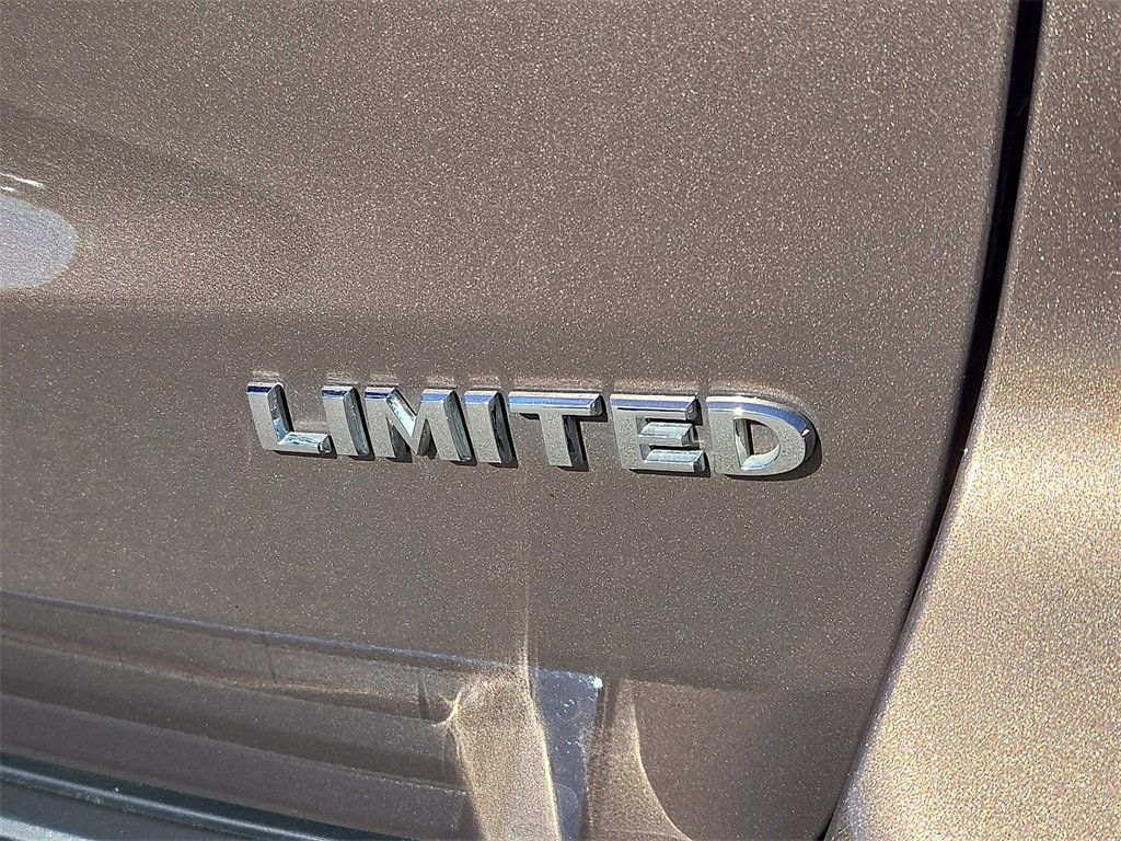 Used 2021 Jeep Grand Cherokee Limited w/ Luxury Group II image 29