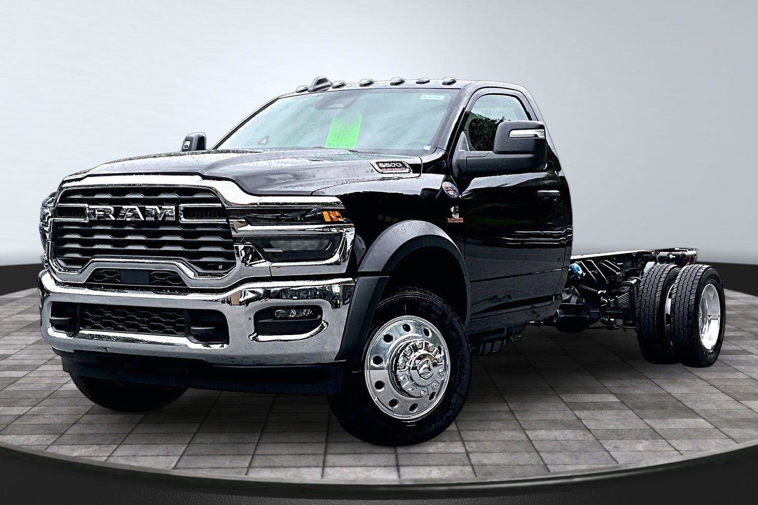 New 2026 RAM 5500 Tradesman w/ Chrome Appearance Group AWD/4WD image 3