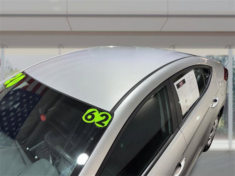 Used 2020 Hyundai Elantra SE w/ Cargo Package (C1) image 12