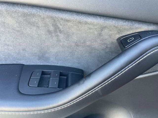 Used 2022 Tesla Model Y Long Range image 24