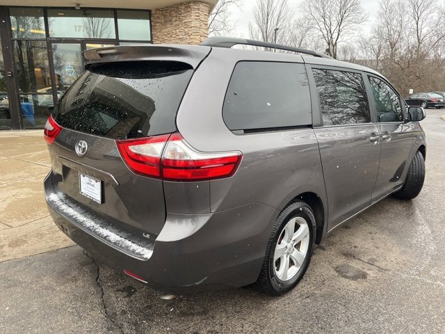 Used 2015 Toyota Sienna LE image 4