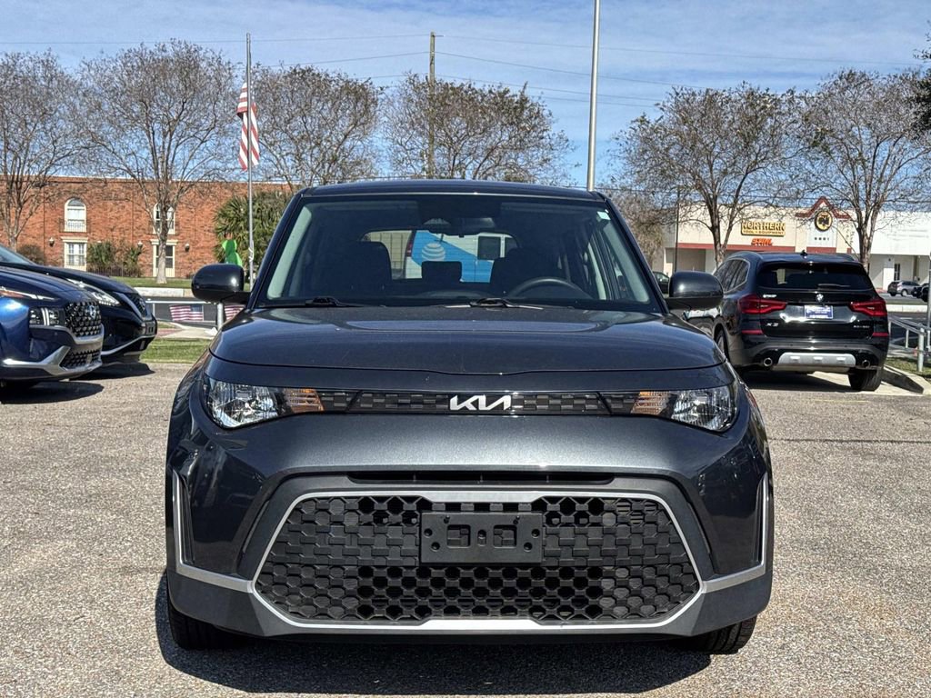Used 2023 Kia Soul S image 2