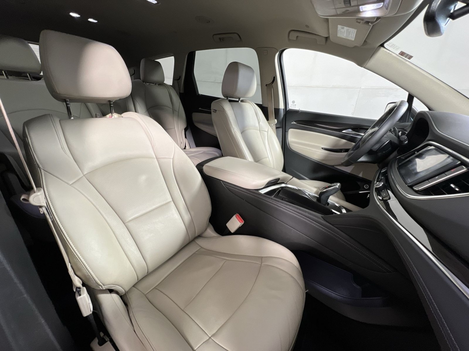Used 2018 Buick Enclave Essence FWD image 26
