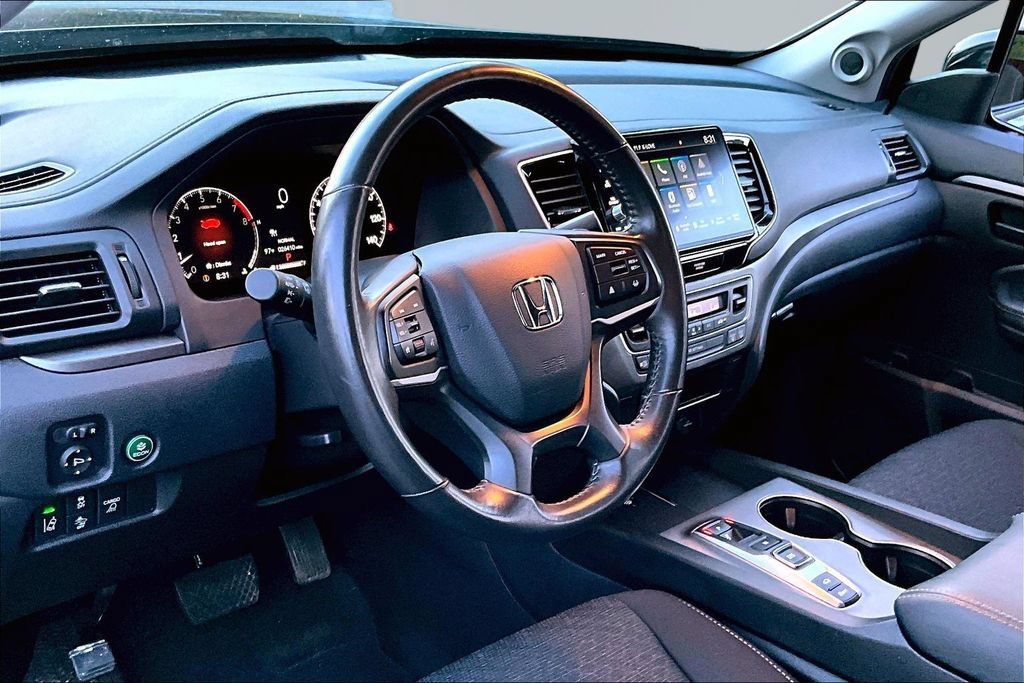 Used 2025 Honda Ridgeline Sport image 14