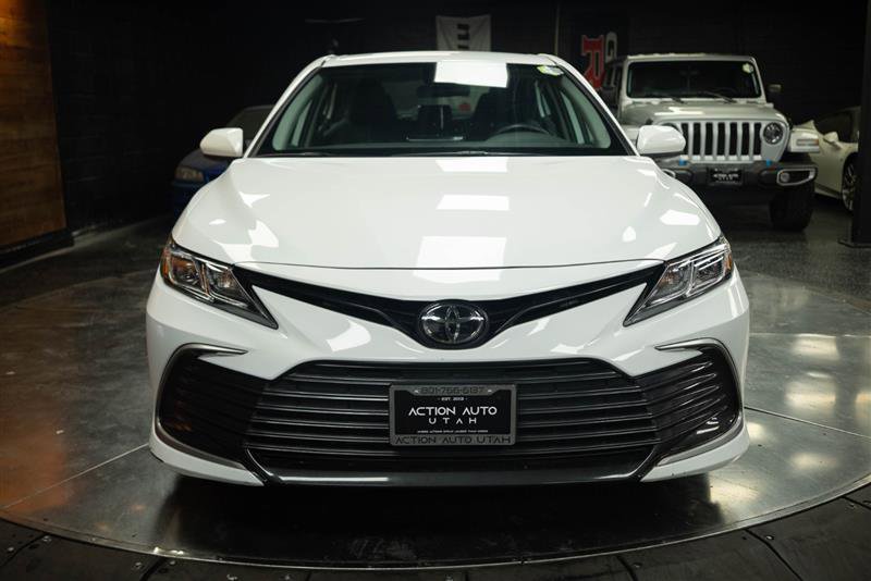 Used 2023 Toyota Camry LE FWD image 3