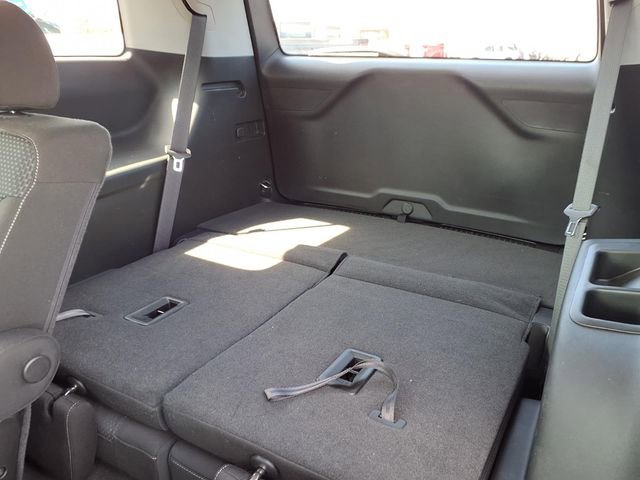 Used 2023 GMC Acadia SLE w/ Driver Convenience Package FWD image 21