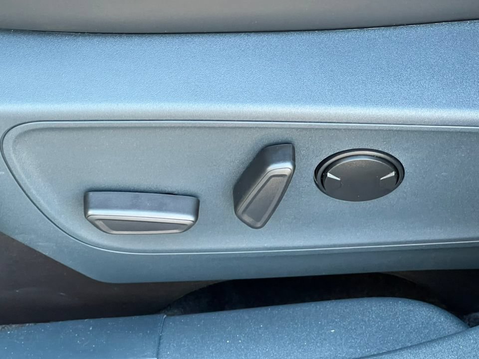 Used 2026 Ford Maverick Lariat w/ Black Appearance Package AWD/4WD image 12