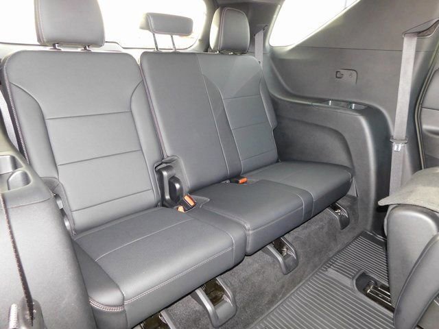 Used 2025 Chevrolet Traverse High Country w/ LPO, Floor Liner Package image 33