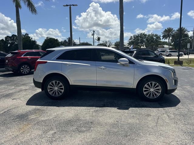 Used 2019 Cadillac XT5 Luxury FWD image 2