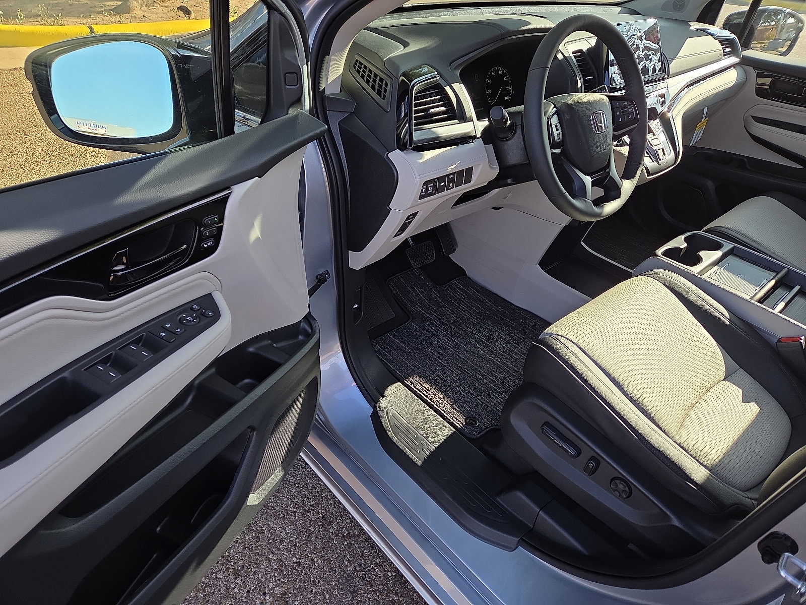 New 2026 Honda Odyssey Elite image 9