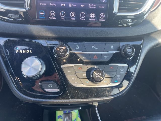 Used 2020 Chrysler Pacifica Touring-L image 14