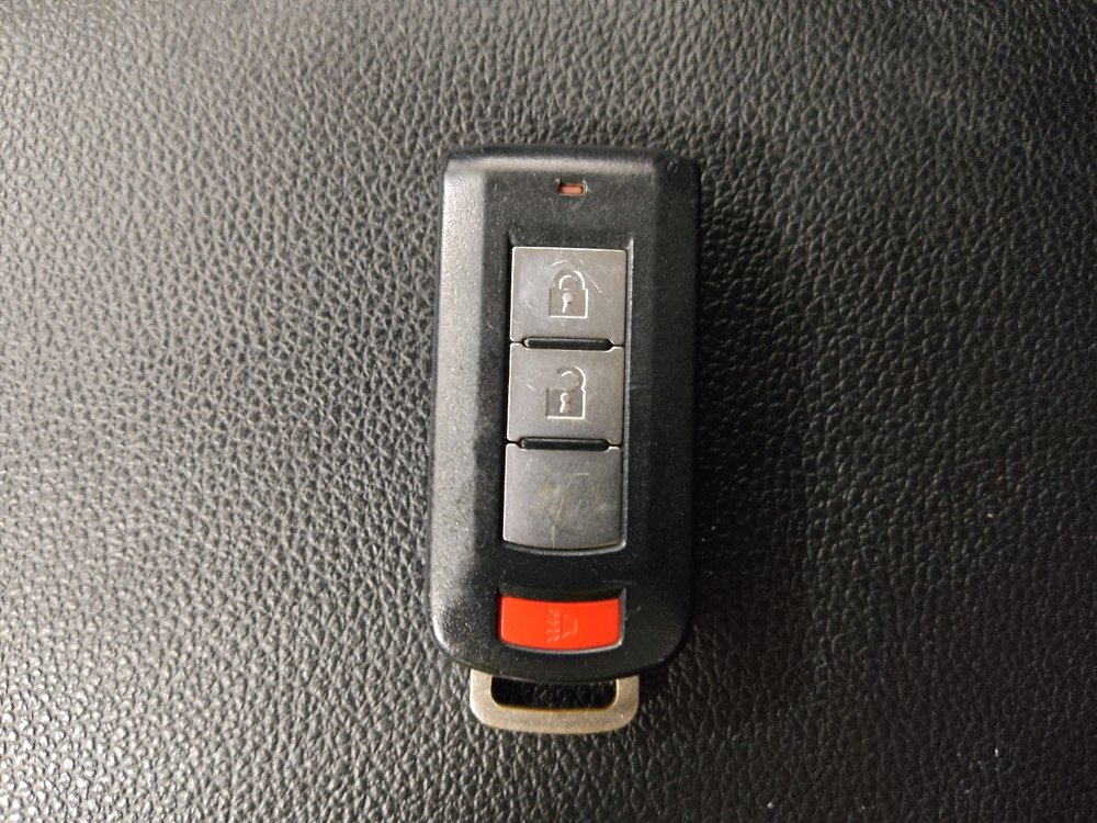 Used 2016 Mitsubishi Outlander SE image 32