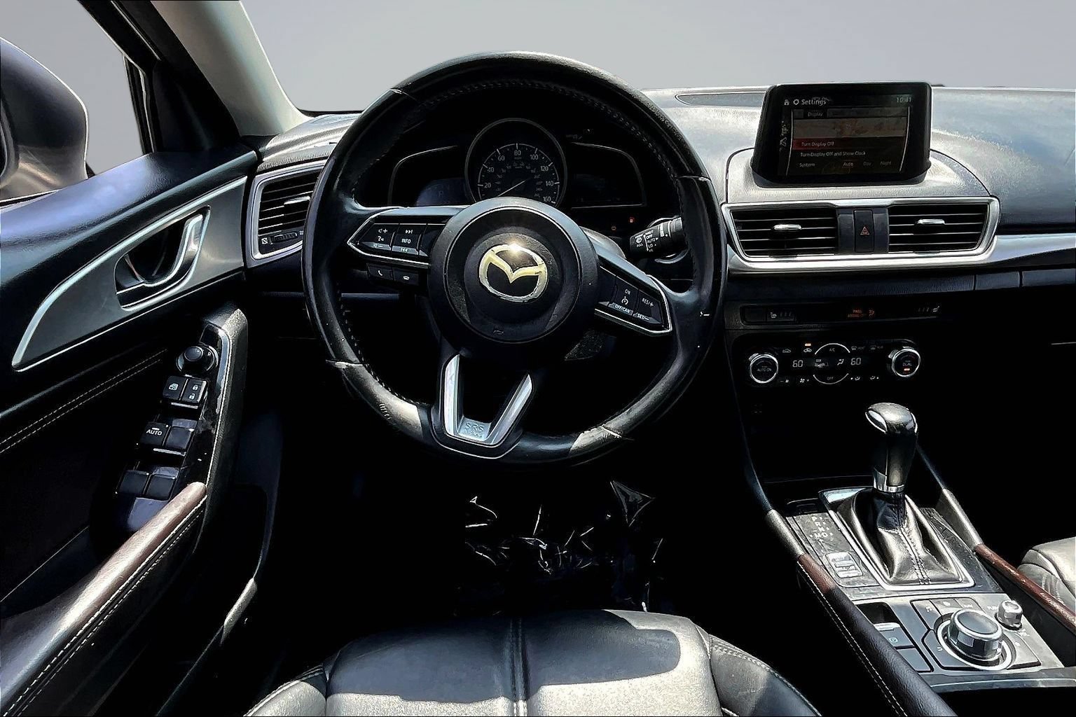 Used 2018 MAZDA MAZDA3 Touring FWD image 8