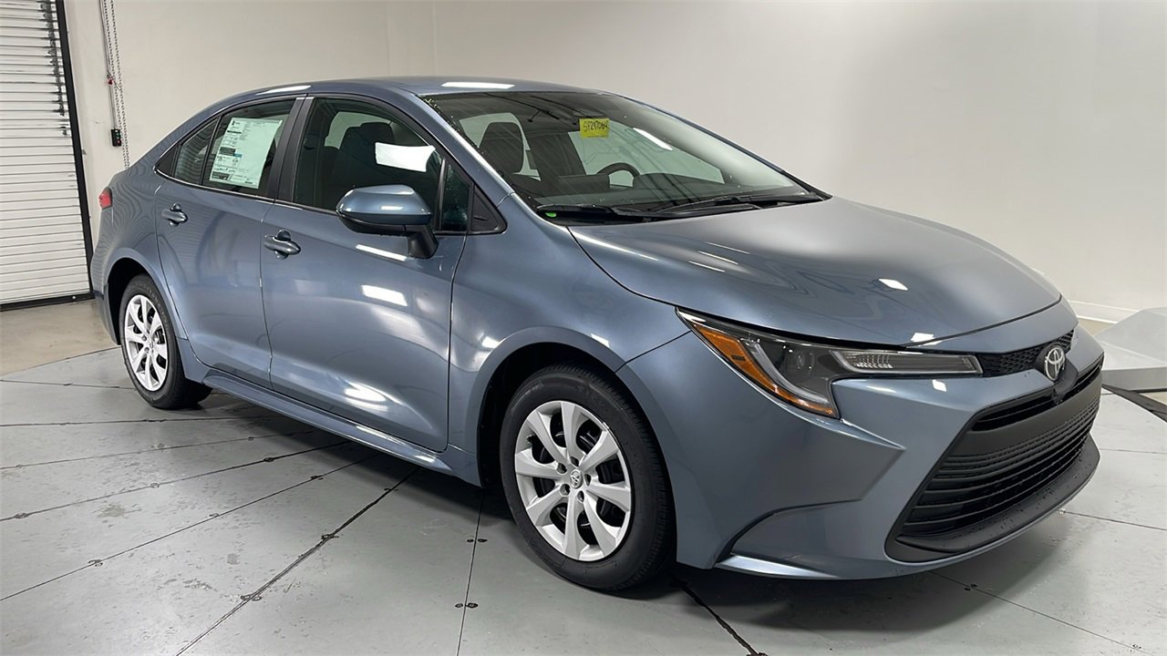 New 2025 Toyota Corolla LE video 3