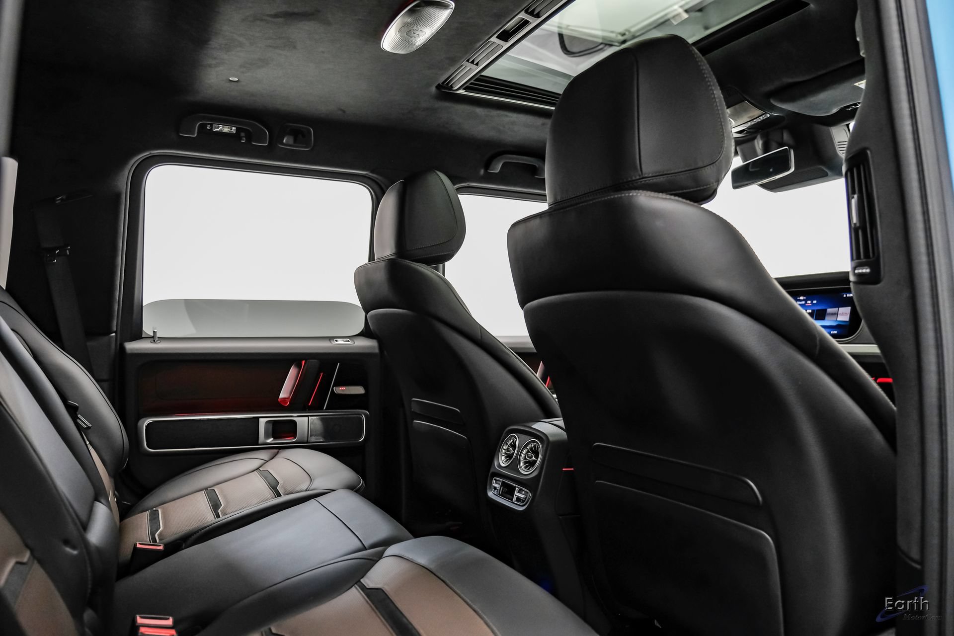 Used 2025 Mercedes-Benz G 63 AMG 4MATIC w/ Night Package Magno image 84