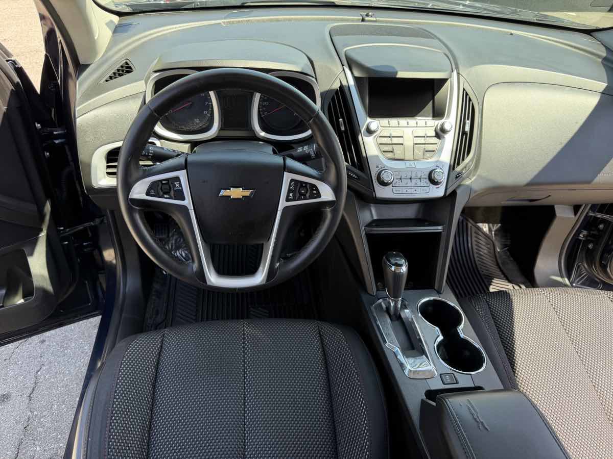 Used 2017 Chevrolet Equinox LT image 19