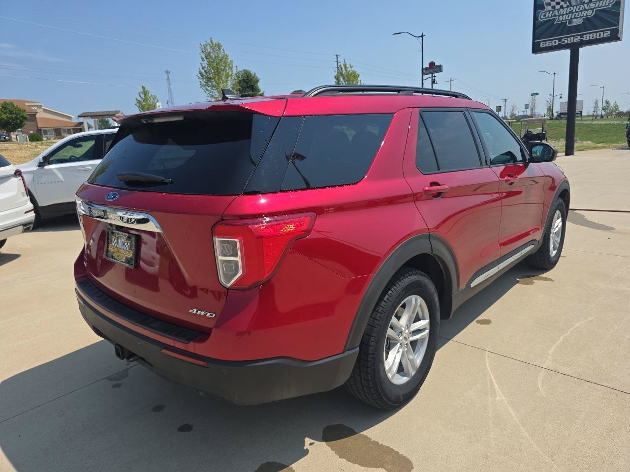 Used 2022 Ford Explorer XLT w/ Class IV Trailer Tow Package AWD/4WD image 7