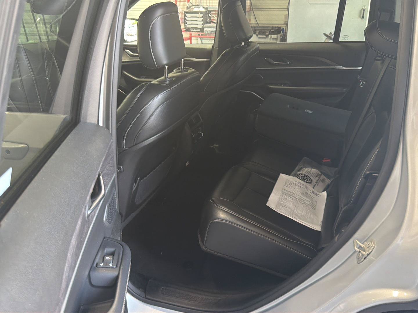 Used 2024 Jeep Grand Cherokee Limited 4xe AWD/4WD image 8