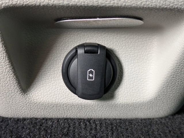 Used 2023 Genesis G70 2.0T image 14