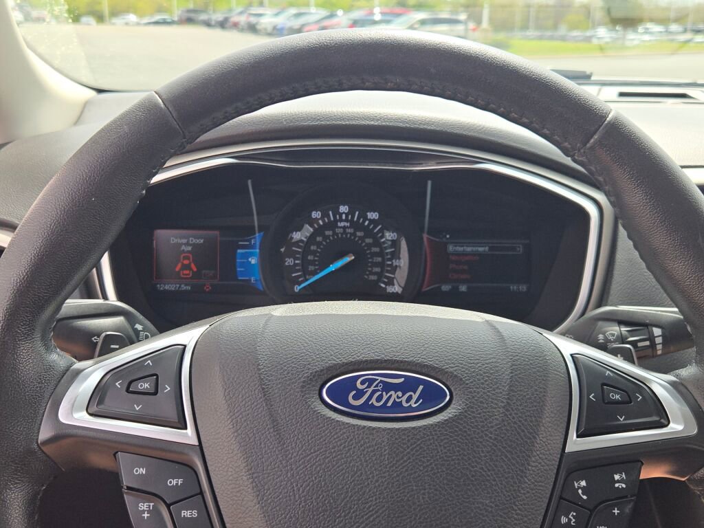 Used 2016 Ford Fusion SE w/ Equipment Group 202A AWD/4WD image 31