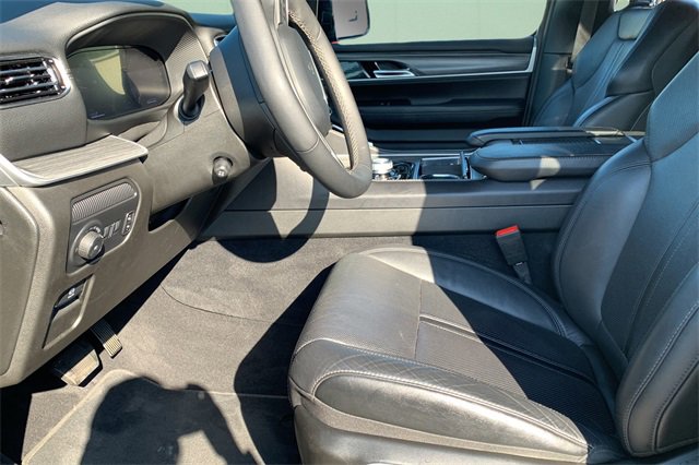 Used 2024 Jeep Wagoneer Series II w/ Flexible Seating Group image 35