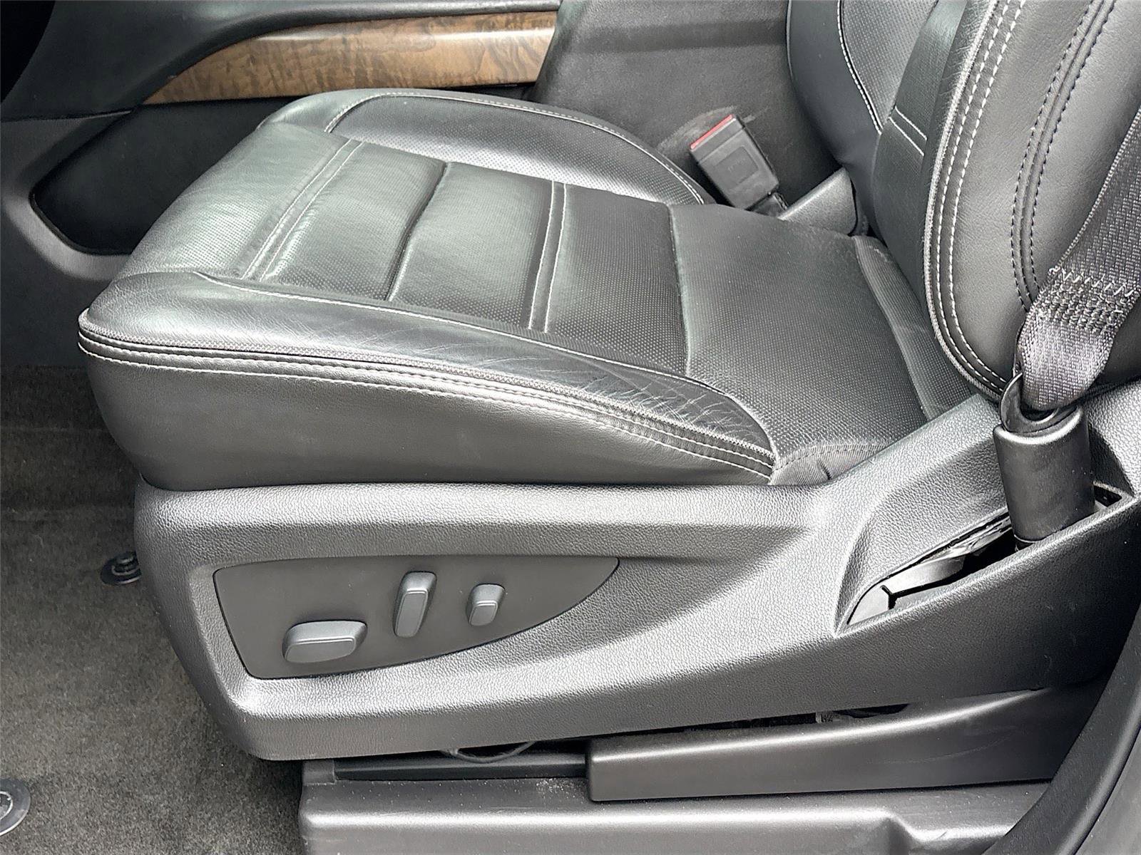 Used 2018 GMC Yukon Denali RWD image 23