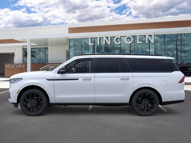 New 2026 Lincoln Navigator L Reserve w/ Jet Appearance Package AWD/4WD image 3