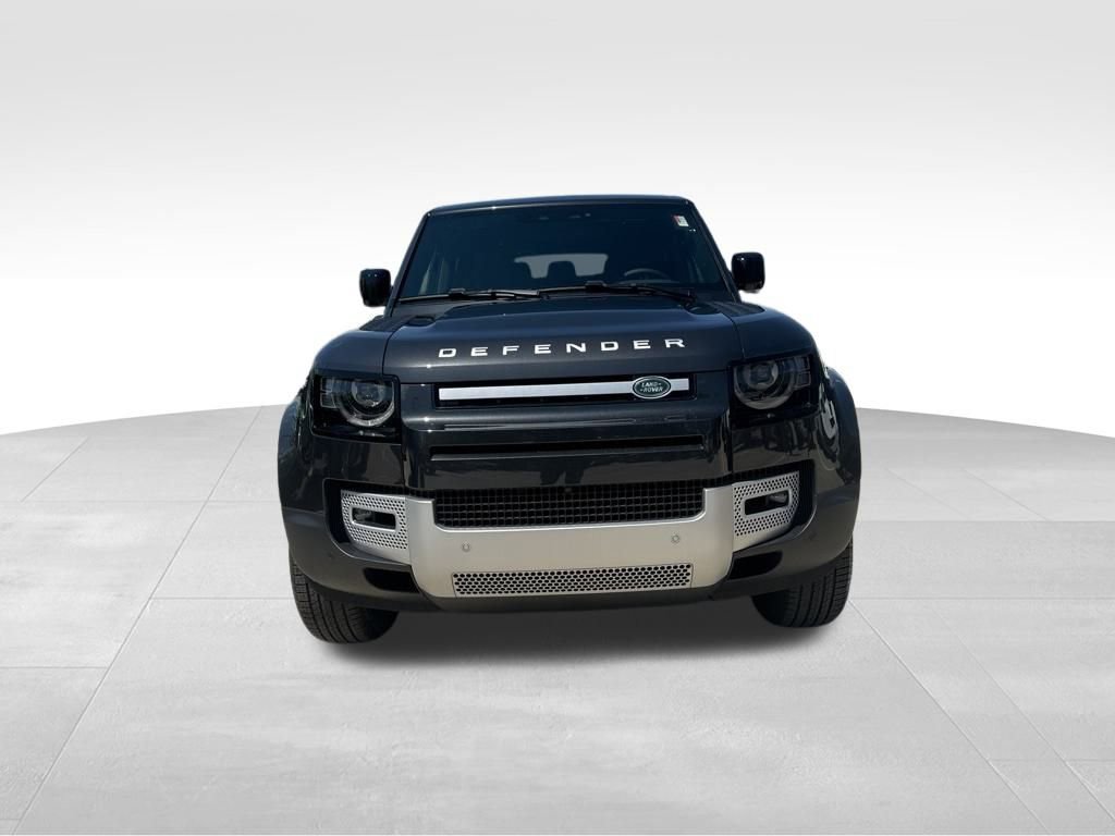 New 2024 Land Rover Defender 130 S image 2
