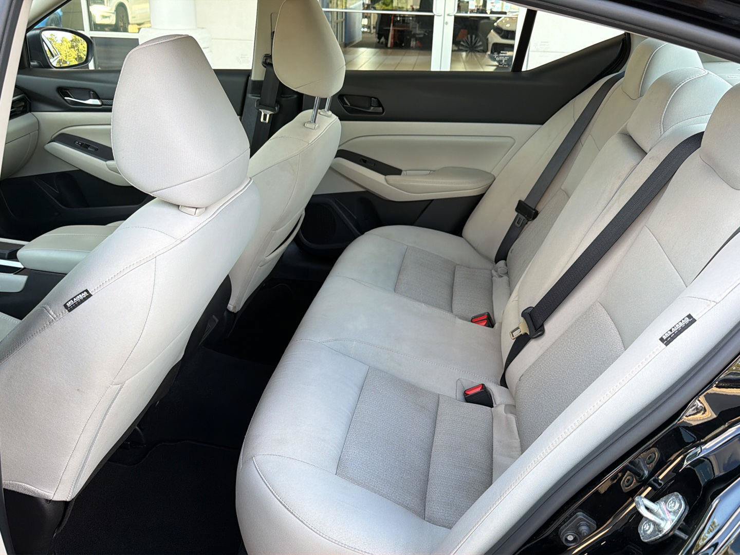Used 2025 Nissan Altima 2.5 SV FWD image 11