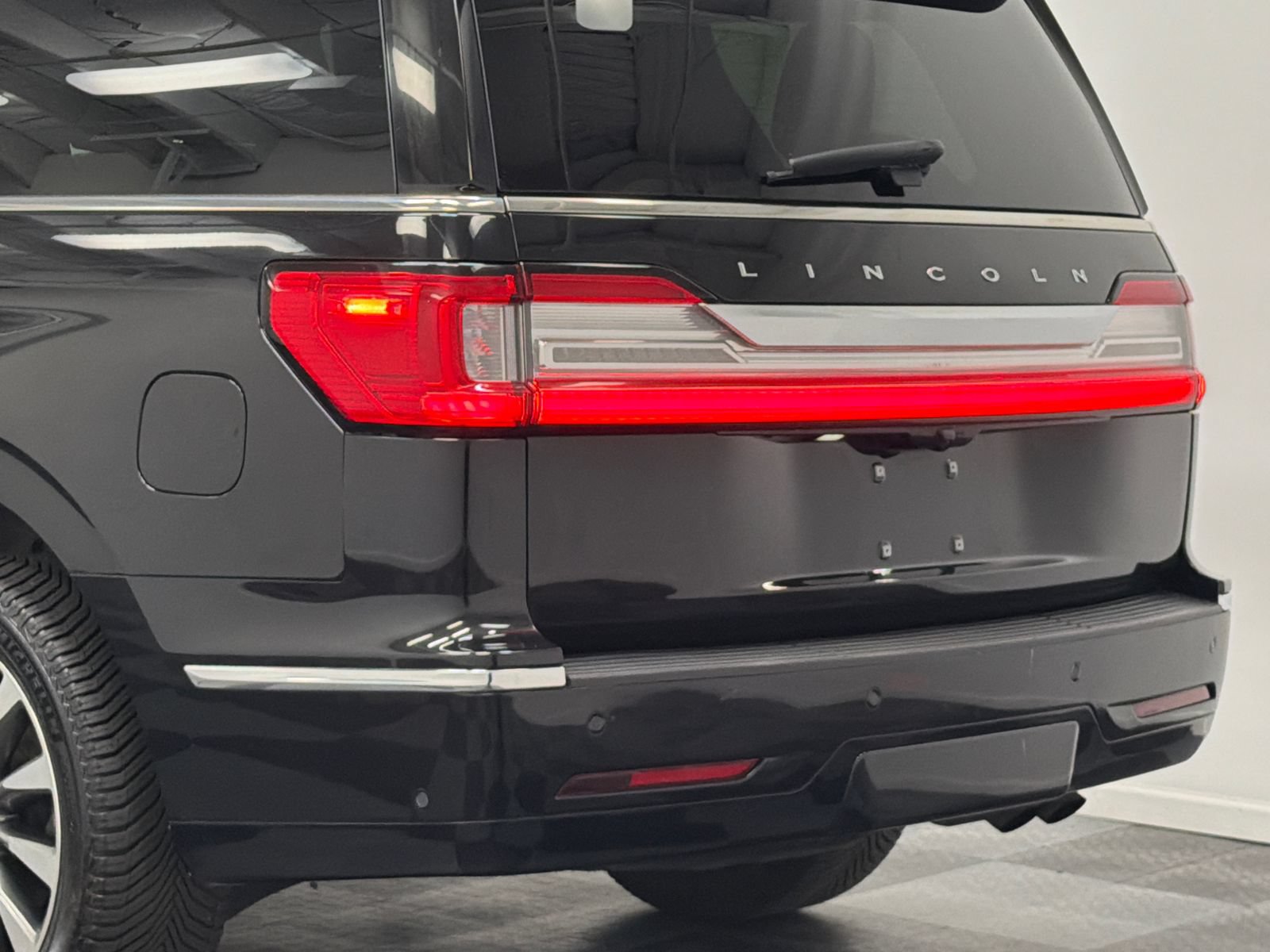 Used 2020 Lincoln Navigator Reserve AWD/4WD image 7