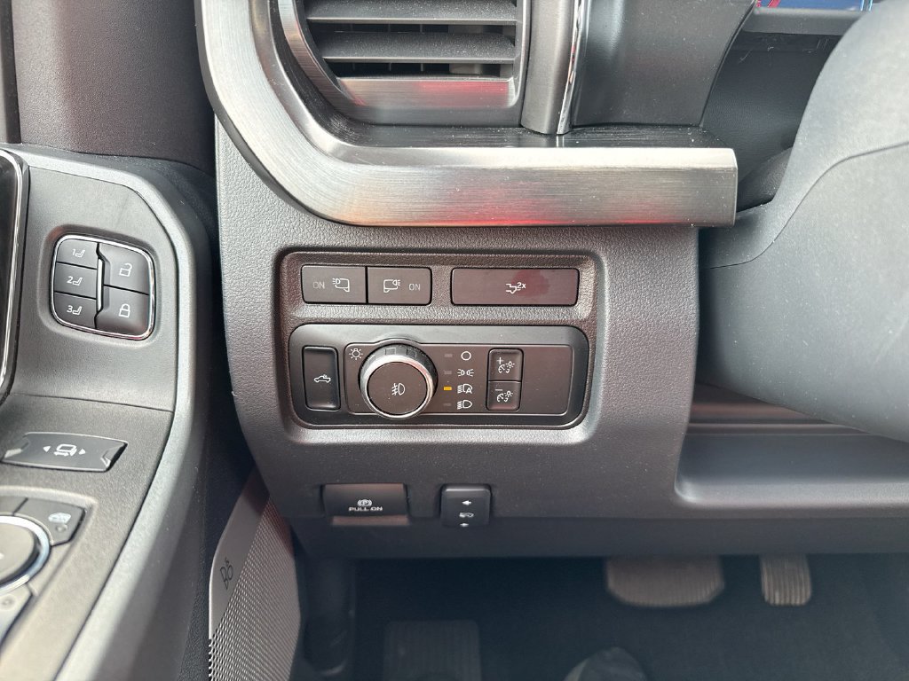Used 2024 Ford F250 Lariat w/ Chrome Package AWD/4WD image 18