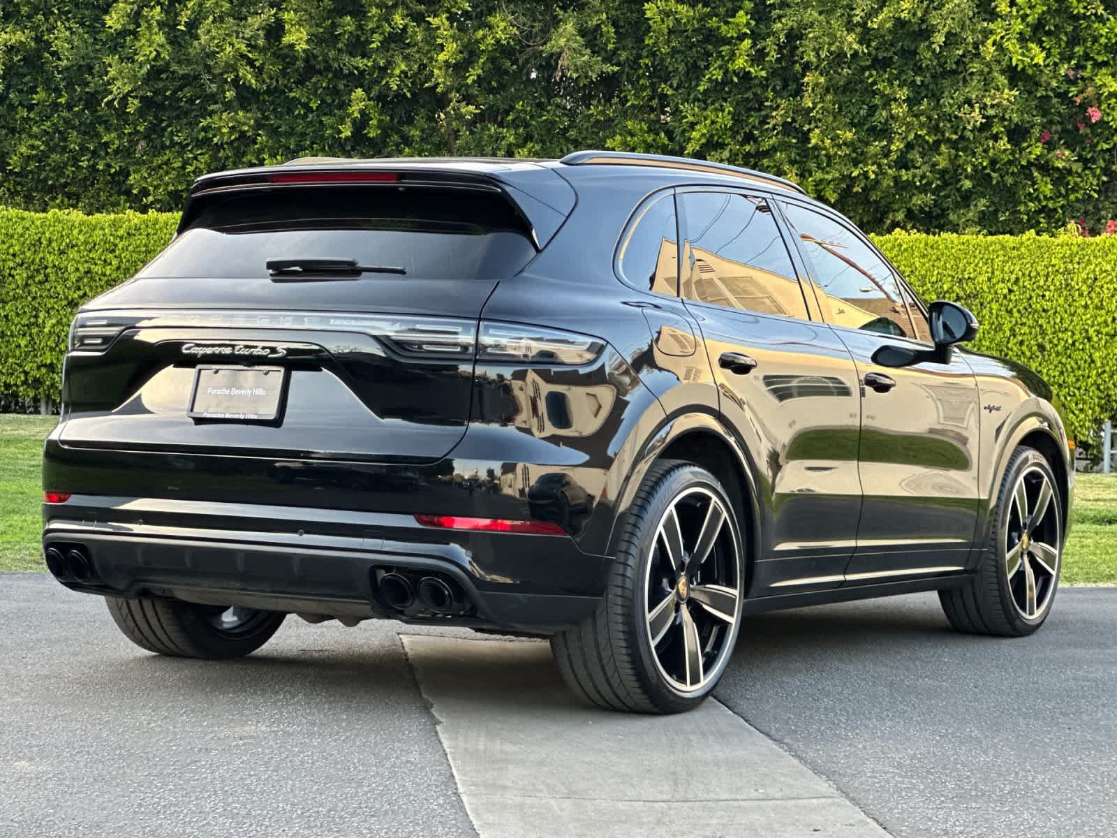 Used 2023 Porsche Cayenne Turbo S AWD/4WD image 8