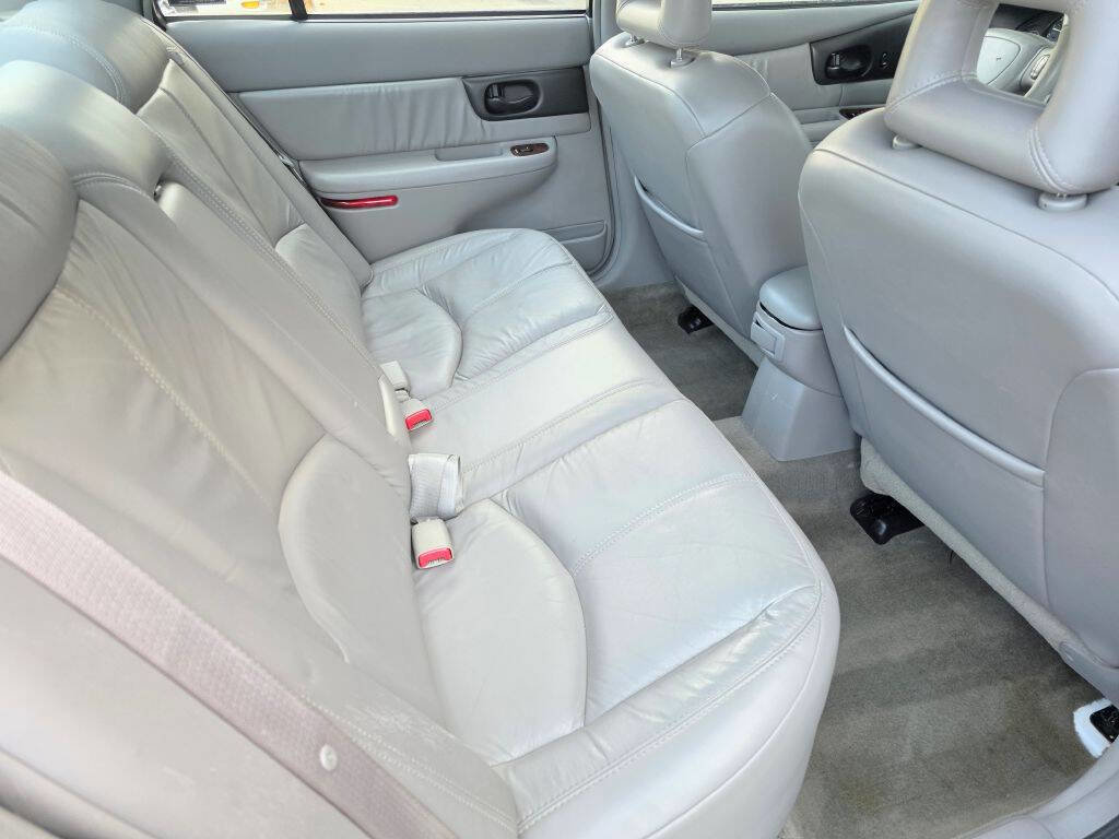 Used 2001 Buick Regal GS w/ Prestige Pkg image 17