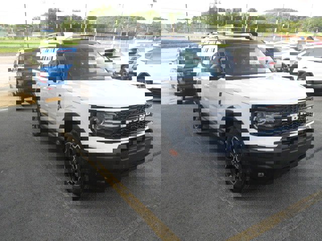 New 2025 Ford Bronco Sport Outer Banks w/ Outer Banks Tech Package+ image 2