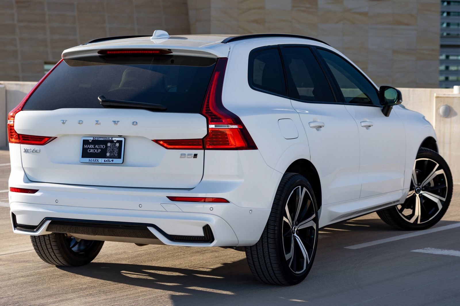 Used 2023 Volvo XC60 B5 Ultimate w/ Protection Package AWD/4WD image 17